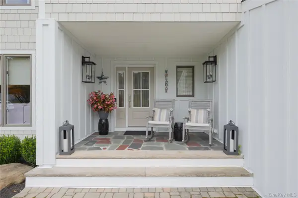 16 Lark ST, Pearl River, NY 10965
