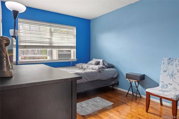 1056 Arthur ST, Uniondale, NY 11553