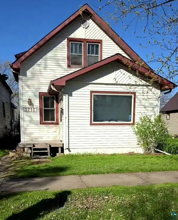 3715 E 3rd St, Superior, WI 54880