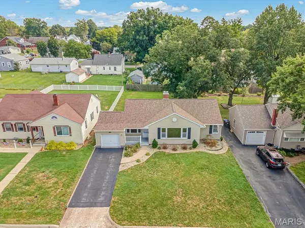 218 W Liberty ST, Columbia, IL 62236