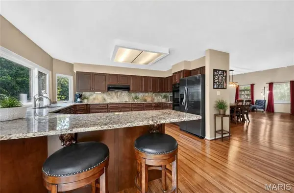 25 Vicksburg STA, St Charles, MO 63303