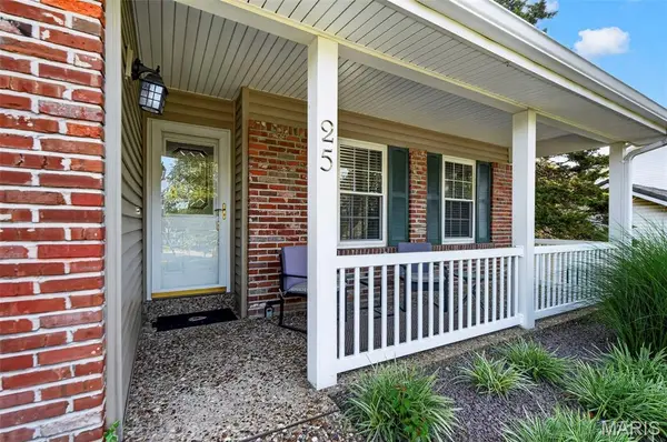 25 Vicksburg STA, St Charles, MO 63303