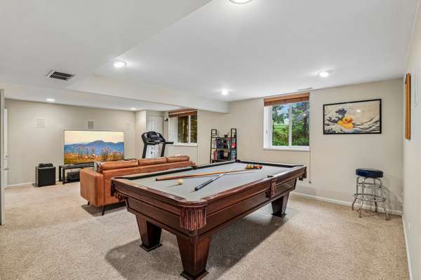 1 Waterfront CT, Algonquin, IL 60102