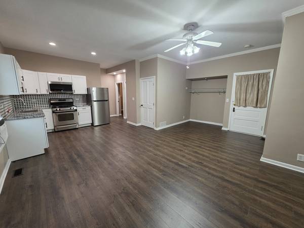 214 Franklin ST #1, Waukegan, IL 60085
