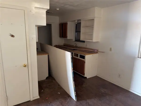 400 SE 3rd ST, Geary, OK 73040
