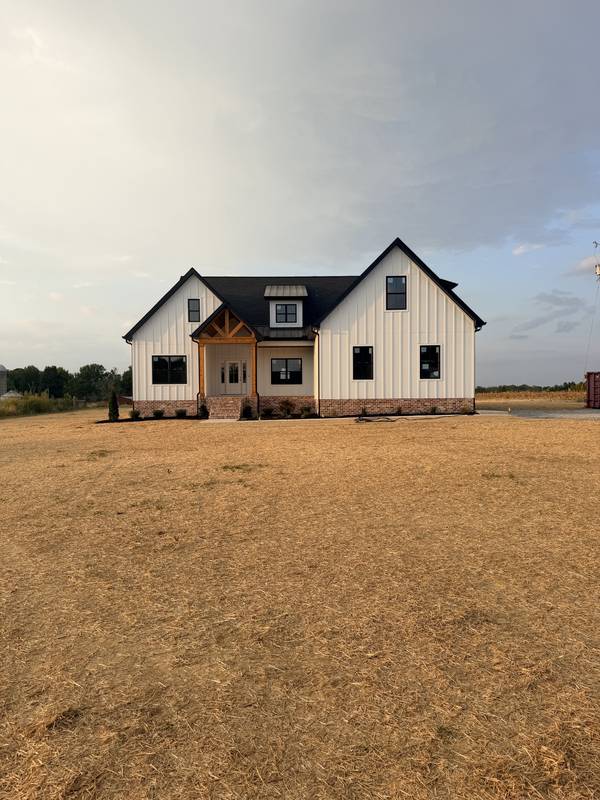 400 Jake Link Rd, Cottontown, TN 37048