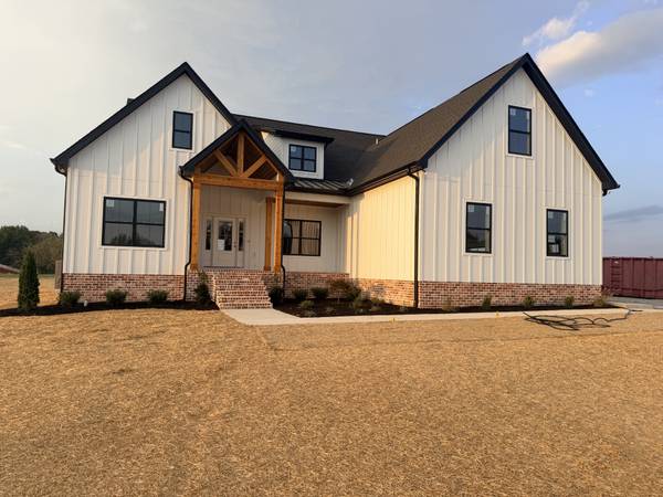 400 Jake Link Rd, Cottontown, TN 37048