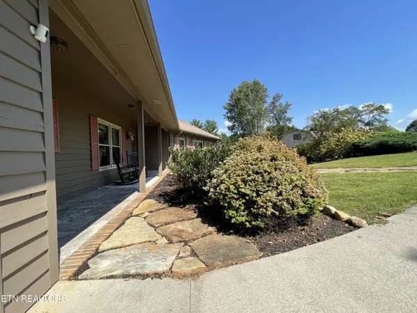 103 Farmington Place, Clinton, TN 37716