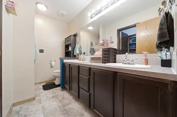 1607 S Lark Ct, Wichita, KS 67209