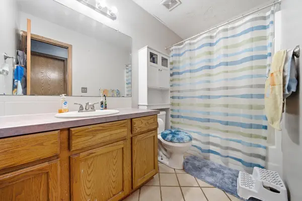 1607 S Lark Ct, Wichita, KS 67209