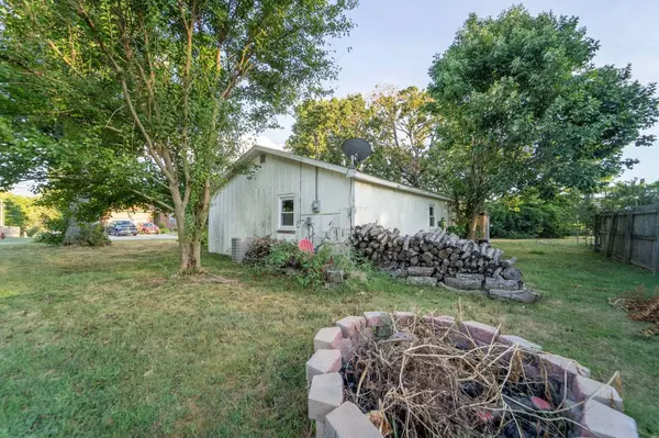 2107 S 18th AVE, Ozark, MO 65721