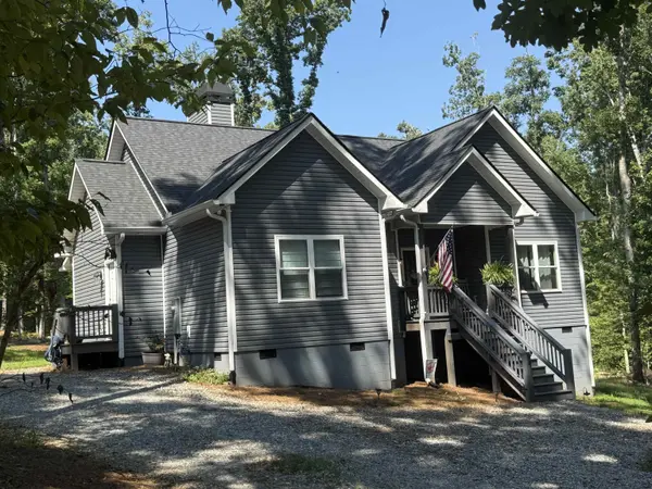 54 Lakeview RD, Fountain Inn, SC 29644
