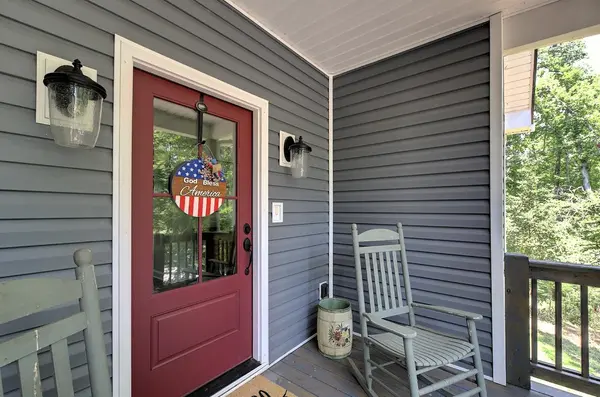 54 Lakeview RD, Fountain Inn, SC 29644