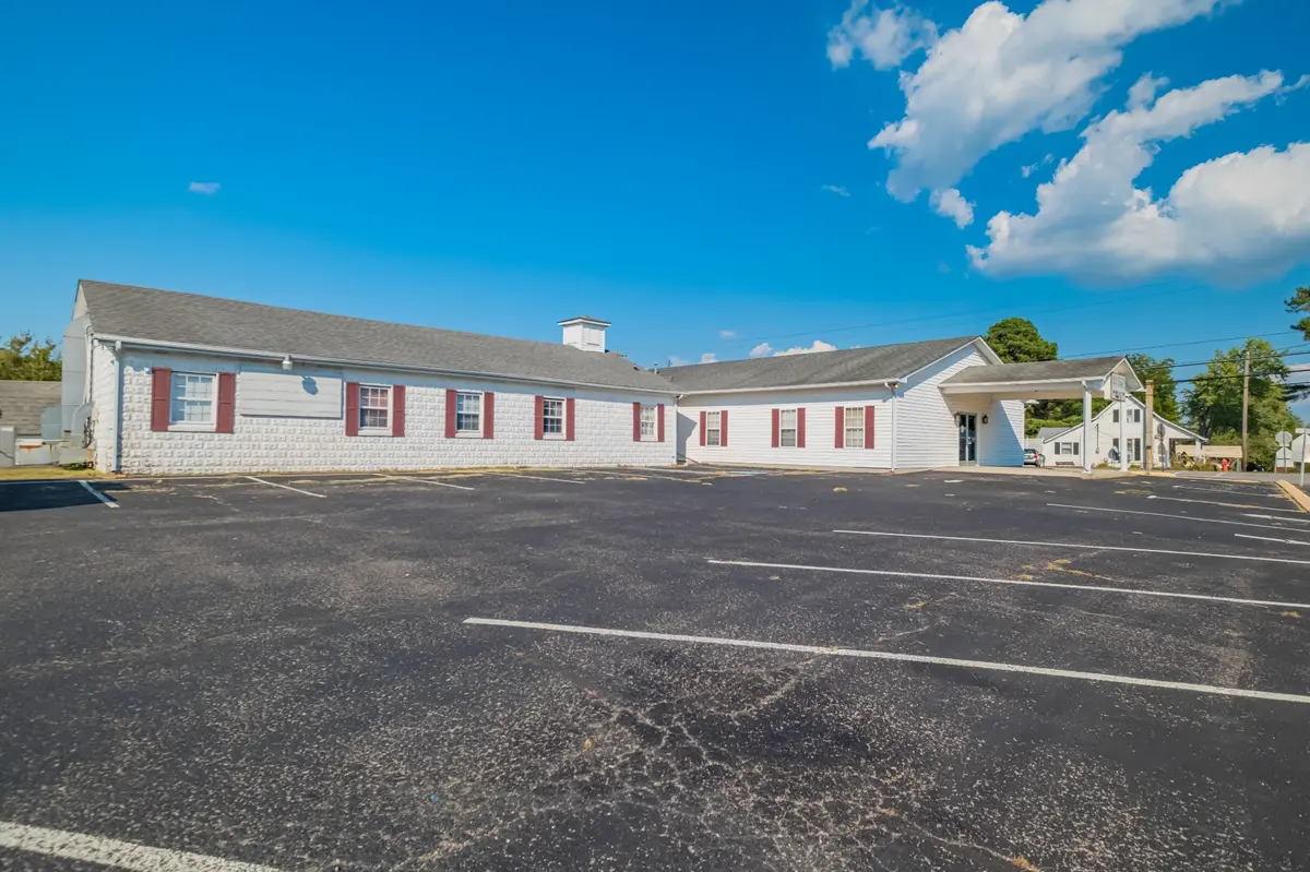 806 Oakdale St, Manchester, TN 37355