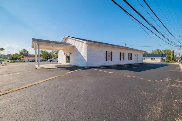 806 Oakdale St, Manchester, TN 37355