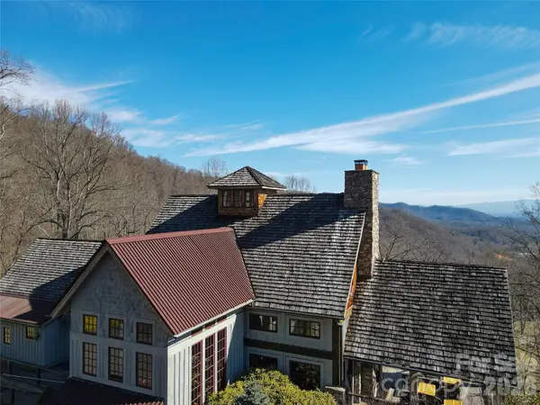 735 Whisper Mountain DR, Leicester, NC 28748