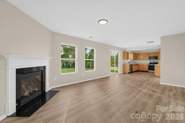 3725 Larkhaven Village DR, Charlotte, NC 28215