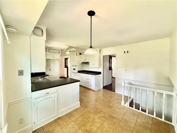207 SE CLAREMONT ST, Lee's Summit, MO 64063
