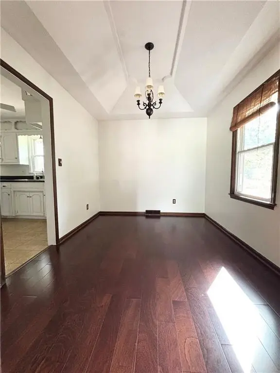 207 SE CLAREMONT ST, Lee's Summit, MO 64063