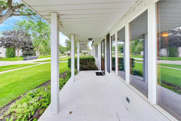 219 N William ST, Mount Prospect, IL 60056