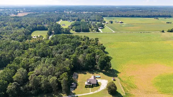 926 Post Oak Rd, Belvidere, TN 37306