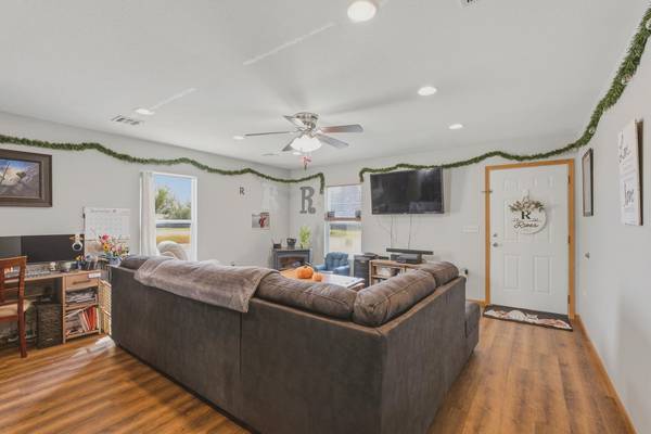 202 E 3rd St, Hillsboro, KS 67063-1103