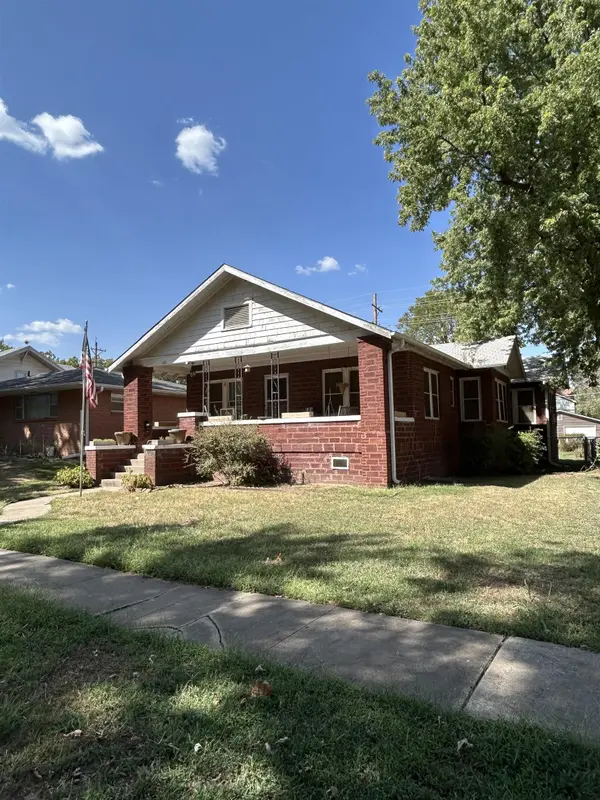 512 E 12th, Winfield, KS 67156