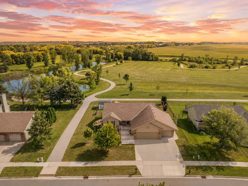 1905 Prairie AVE SW, Faribault, MN 55021