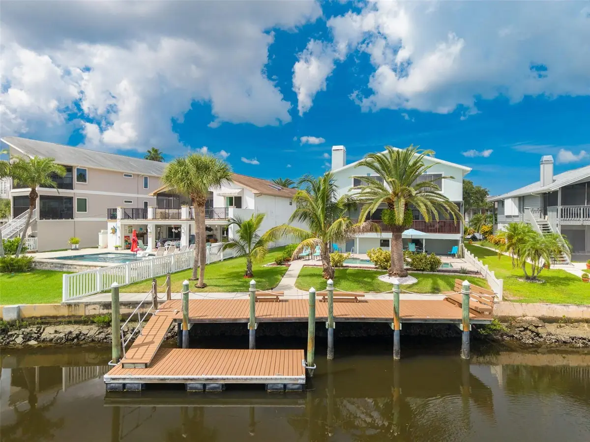 6206 BAYSIDE DR, New Port Richey, FL 34652
