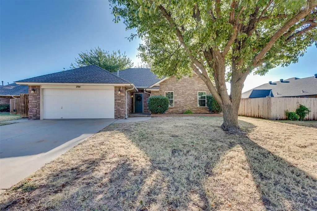 704 Gregg CT, Yukon, OK 73099