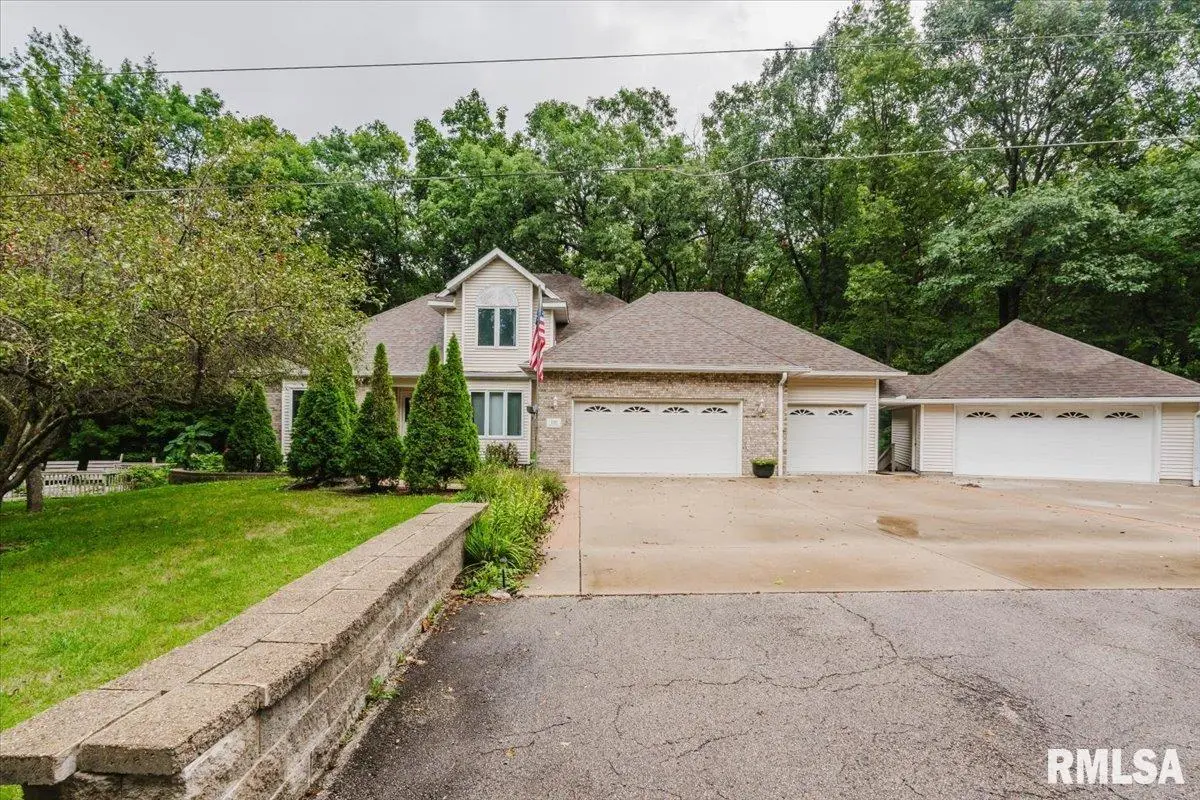 326 WESTMINSTER DR, Mackinaw, IL 61755
