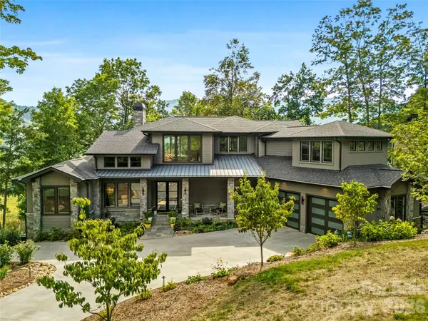 16 Smokey Ridge TRL, Arden, NC 28704
