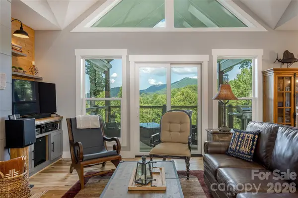 110 Quail Mountain LN, Waynesville, NC 28786