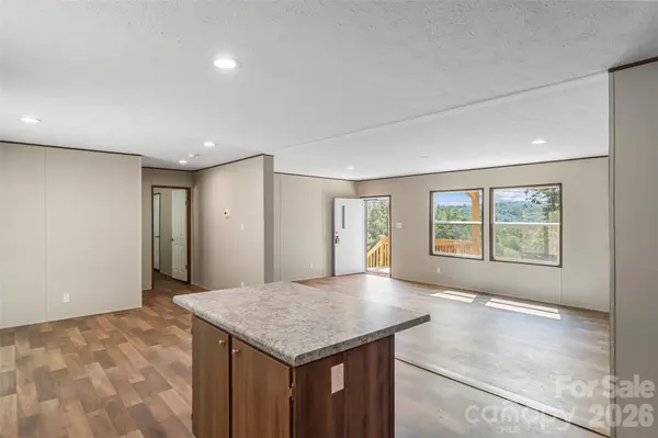 179 Ada WAY, Hendersonville, NC 28791