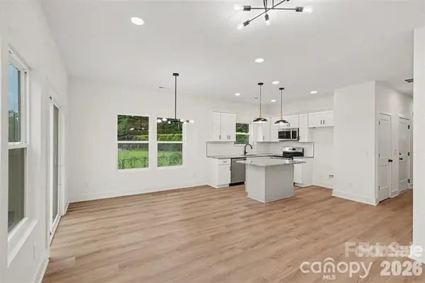 7523 Lawyers RD, Charlotte, NC 28227