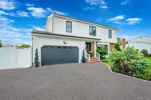 11 Susan CT, Deer Park, NY 11729
