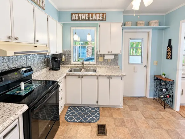 419 SINCLAIR CIR, Tavares, FL 32778