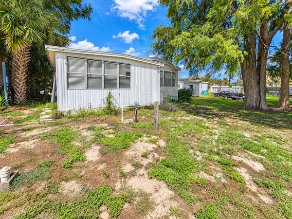 419 SINCLAIR CIR, Tavares, FL 32778