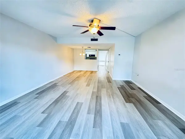 5089 EAGLESMERE DR #D09, Orlando, FL 32819