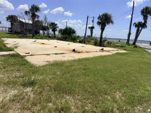 26 9TH ST, Horseshoe Beach, FL 32648