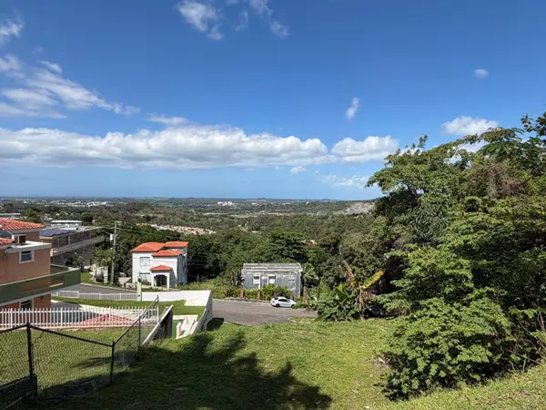 3 CALLE CAGUAX, Carolina, PR 00987