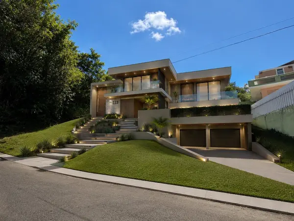 3 CALLE CAGUAX, Carolina, PR 00987