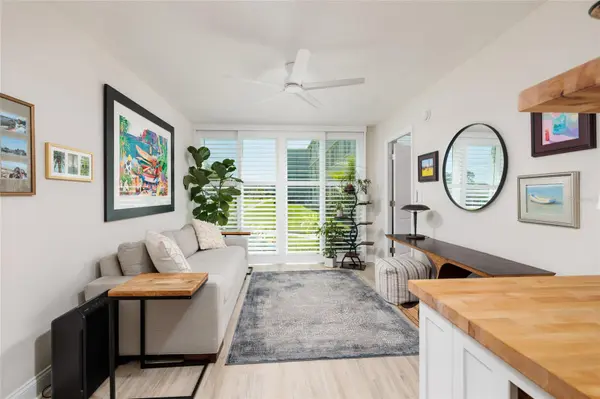 4895 BAY ST NE #108, St Petersburg, FL 33703
