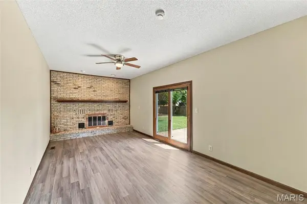 1727 Meadow LN, Edwardsville, IL 62025