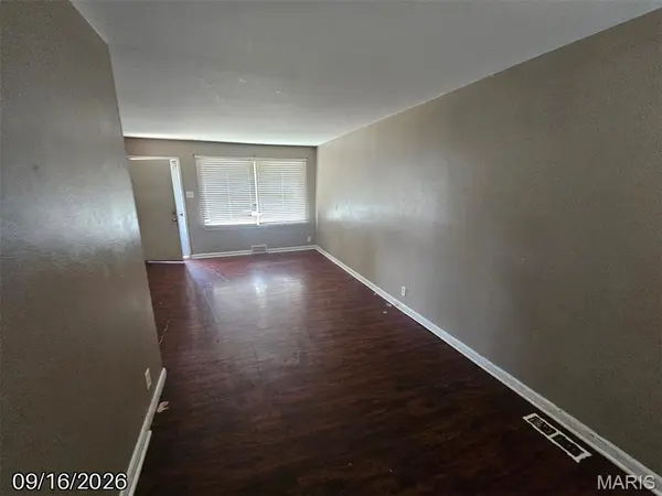 9341 Laramie DR, St Louis, MO 63137