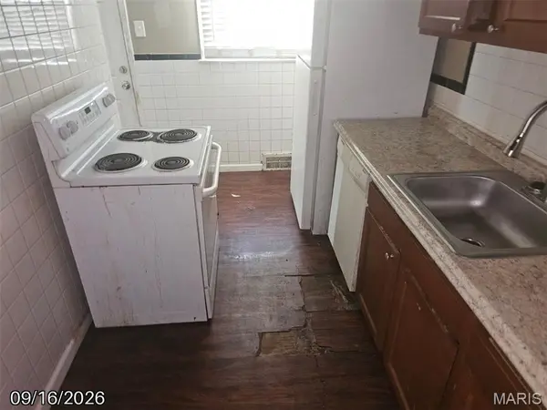 9341 Laramie DR, St Louis, MO 63137