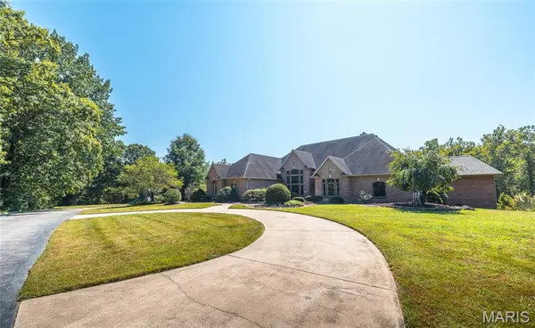5008 Peru LN, Alton, IL 62002