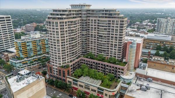 807 Davis ST #2103, Evanston, IL 60201