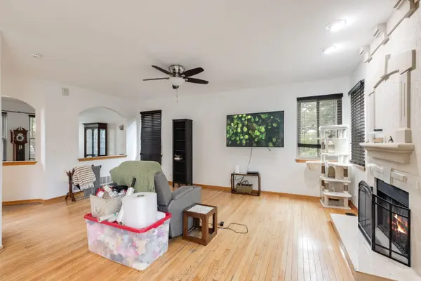 2607 W Westwood CT, Carpentersville, IL 60110