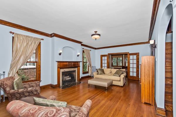 525 Wisner ST, Park Ridge, IL 60068